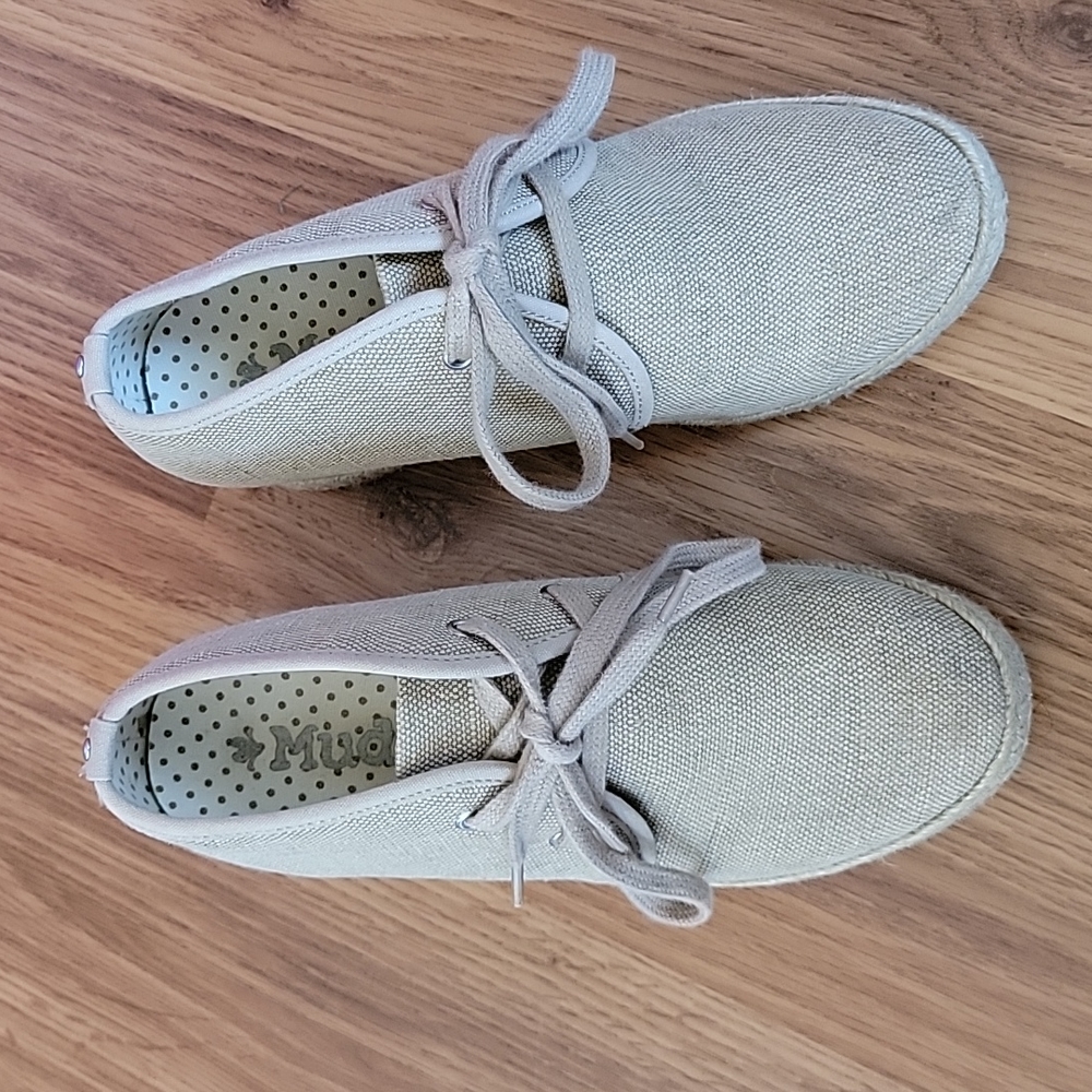 Mudd Wedge shoe